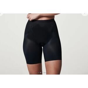 SPANX NWT Mid-Thigh Short size Large